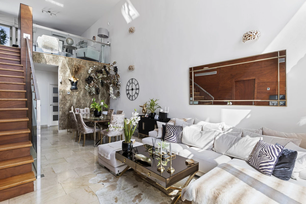 8-e64a9055bba3e77ac8aca3b893cdf826