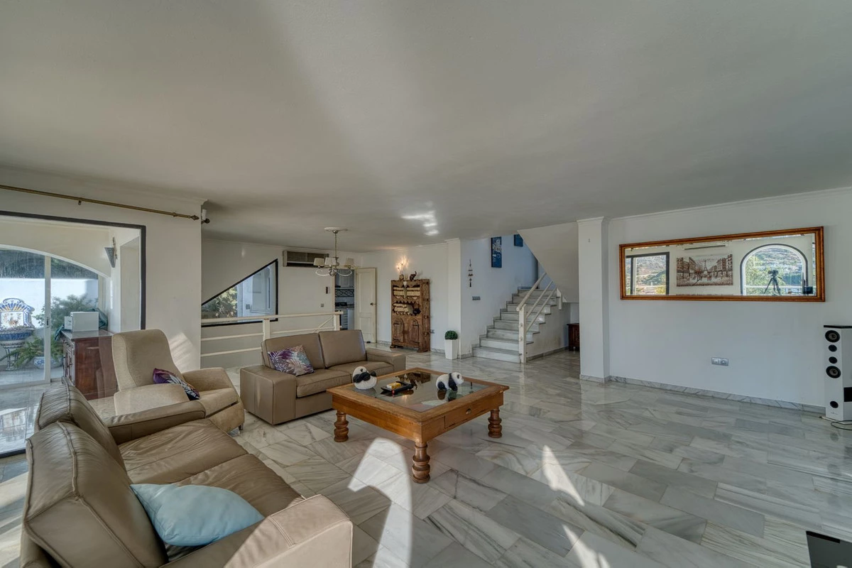 2-5bd7b9d04b45e33852eaf0ec6670150d