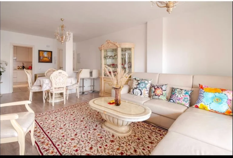 R5226133 | Middle Floor Apartment in Nueva Andalucía – € 500,000 – 3 beds, 2 baths