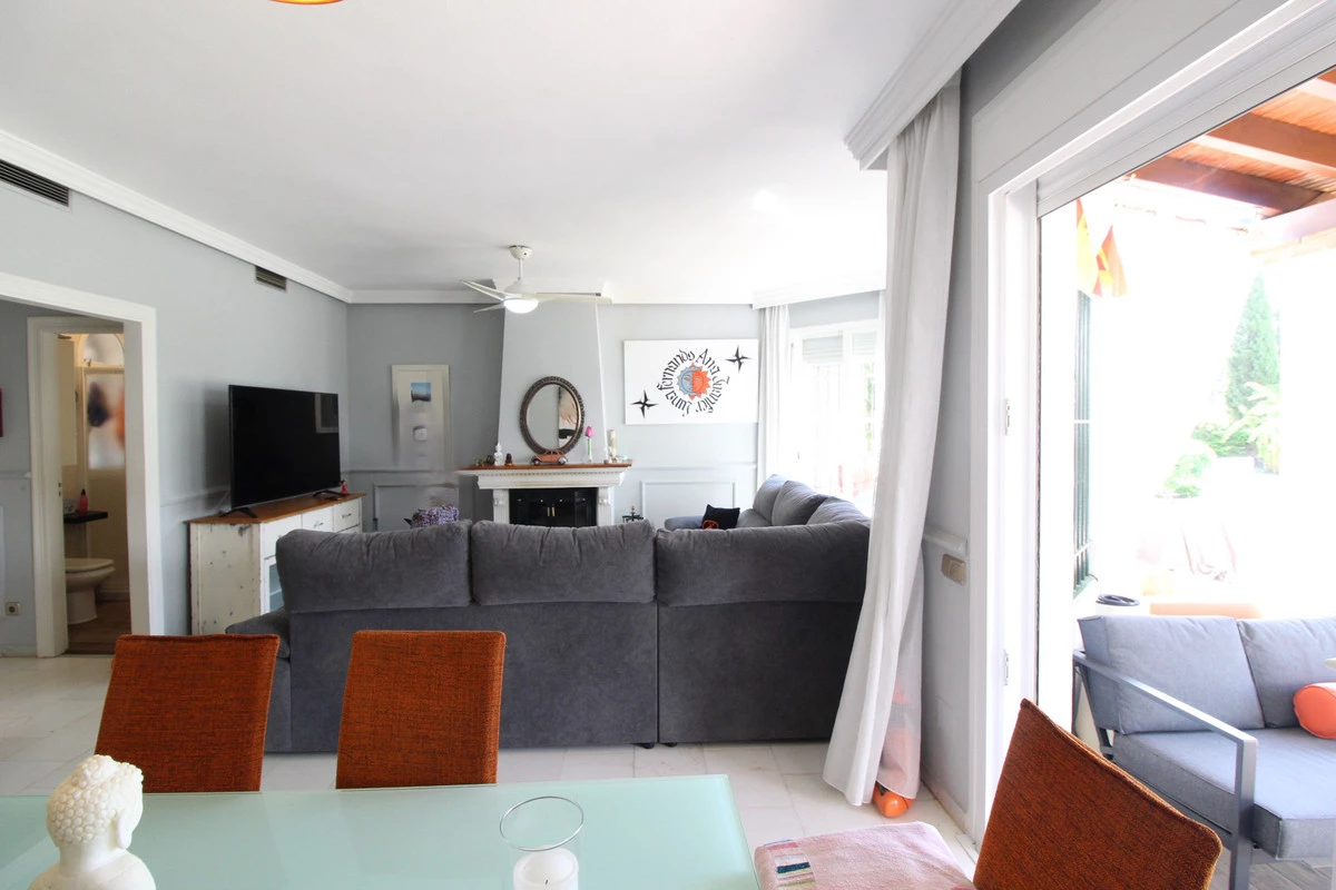 2-5bd7b9d04b45e33852eaf0ec6670150d