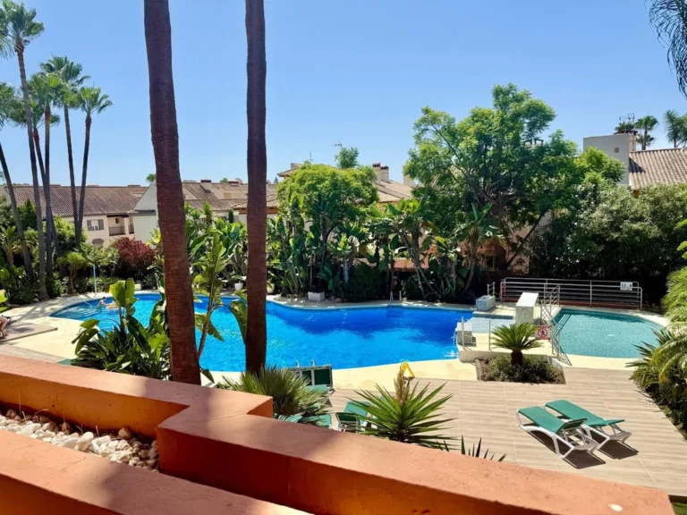 R5214580 | Middle Floor Apartment in Puerto Banús – € 790,000 – 2 beds, 2 baths