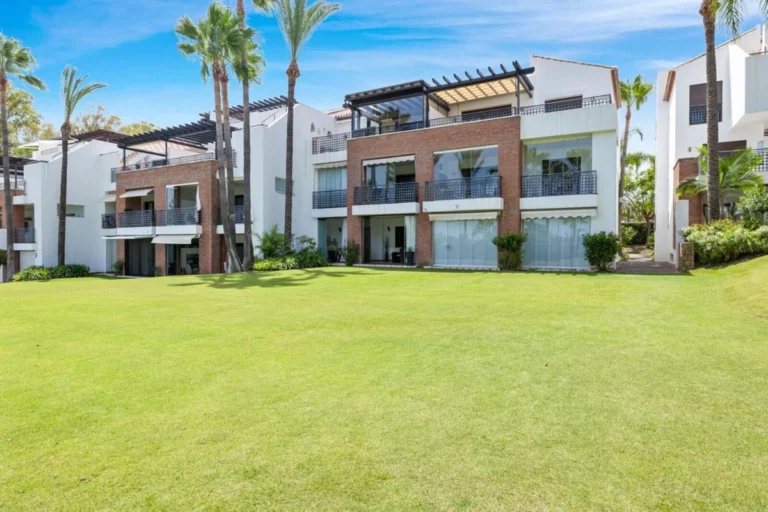 R5167105 | Ground Floor Apartment in Estepona – € 425,000 – 2 beds, 2 baths