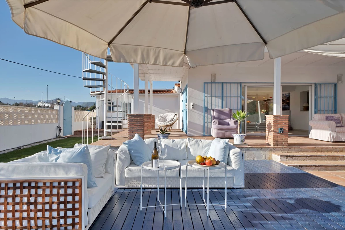 2-5bd7b9d04b45e33852eaf0ec6670150d