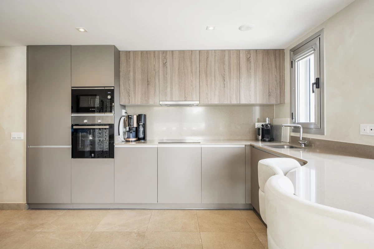 8-e64a9055bba3e77ac8aca3b893cdf826