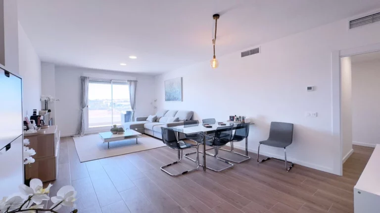 R5228683 | Middle Floor Apartment in Nueva Andalucía – € 475,000 – 3 beds, 2 baths