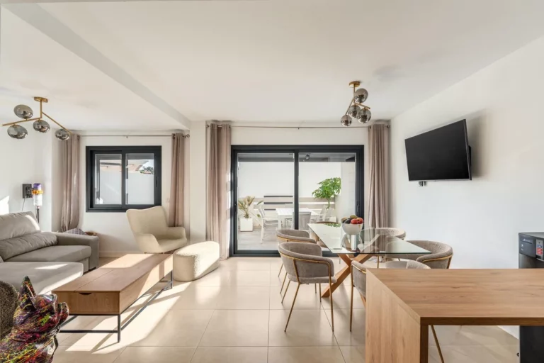 R5184142 | Townhouse in El Paraiso – € 695,000 – 3 beds, 3 baths