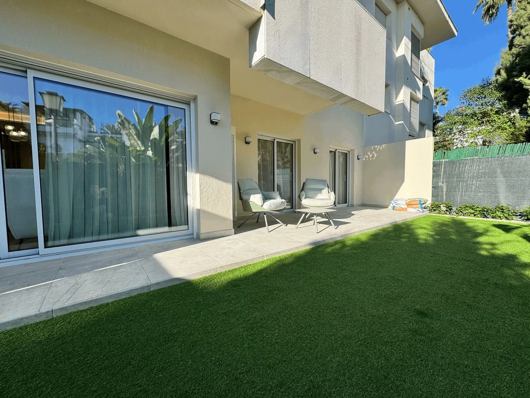 8-e64a9055bba3e77ac8aca3b893cdf826