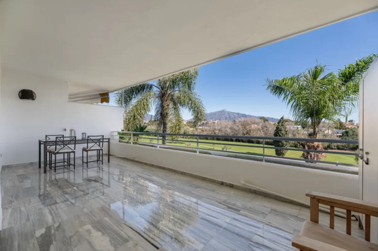 R5222326 | Middle Floor Apartment in Guadalmina Baja – € 625,000 – 3 beds, 3 baths