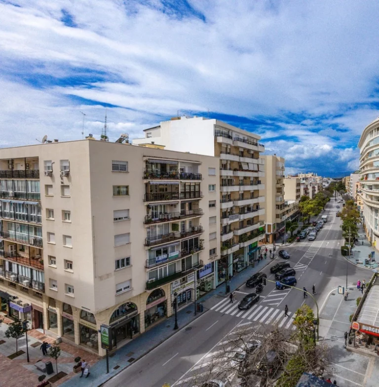 R5014129 | Middle Floor Apartment in Marbella – € 690,000 – 4 beds, 3 baths