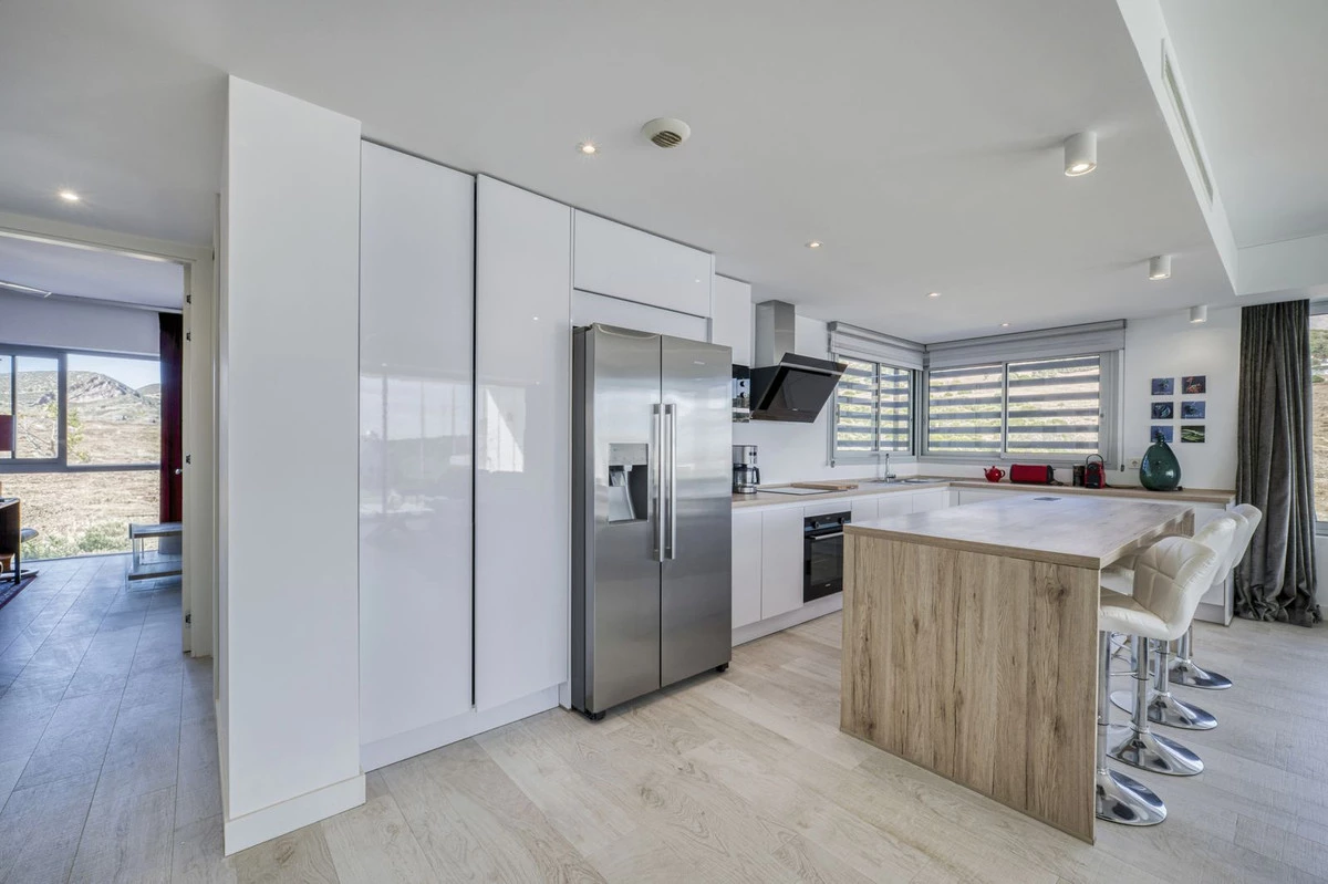 8-e64a9055bba3e77ac8aca3b893cdf826