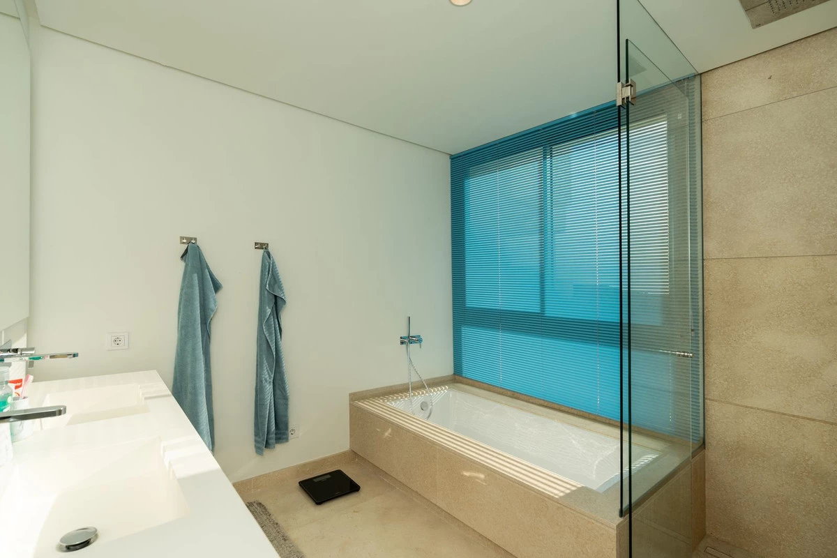 8-e64a9055bba3e77ac8aca3b893cdf826