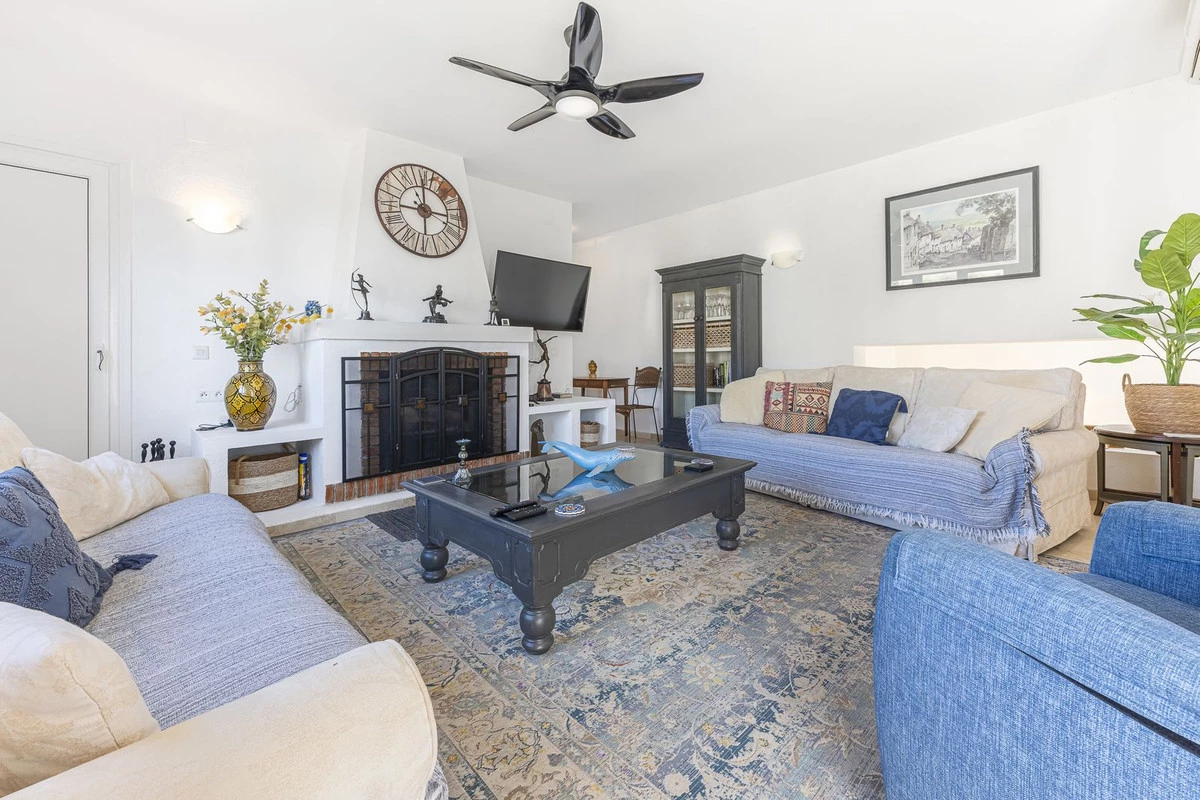 8-e64a9055bba3e77ac8aca3b893cdf826