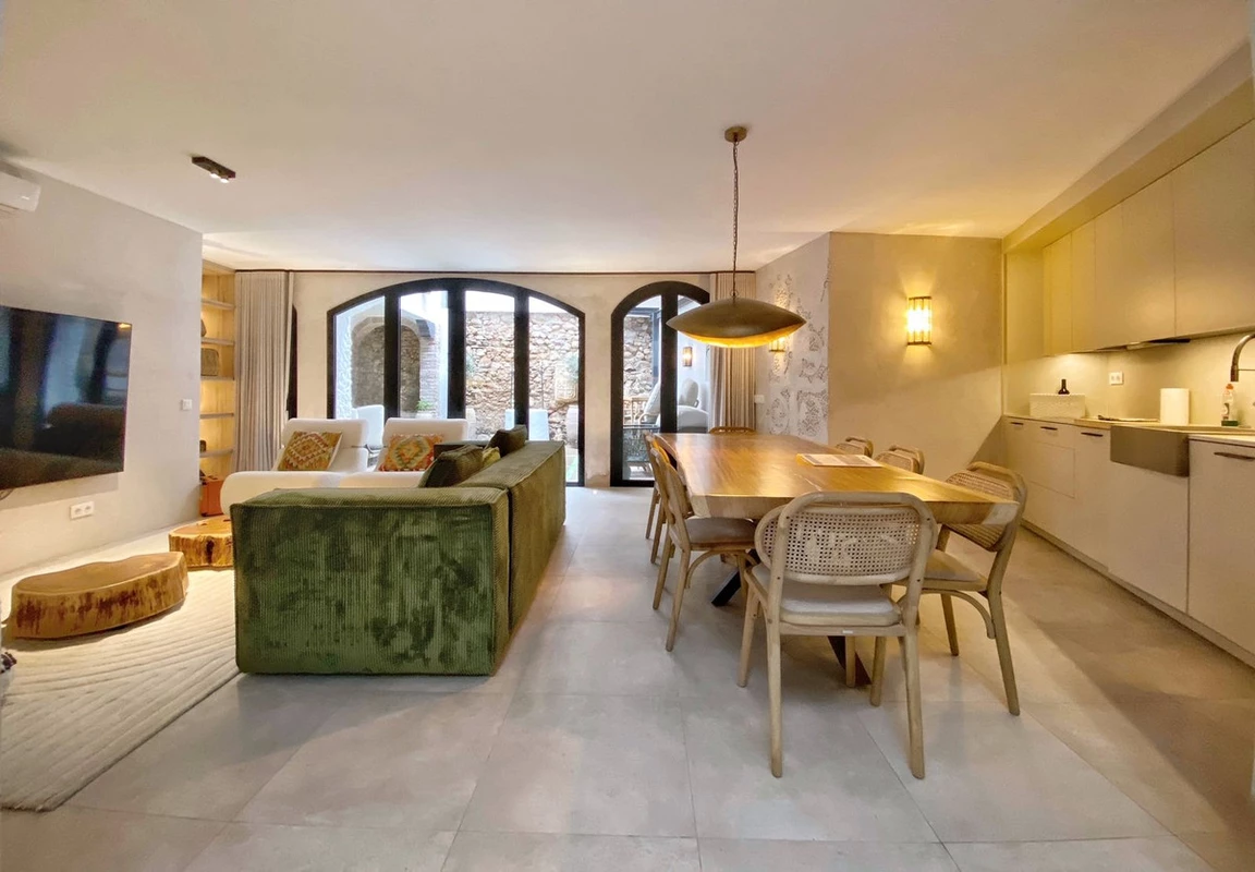 2-5bd7b9d04b45e33852eaf0ec6670150d