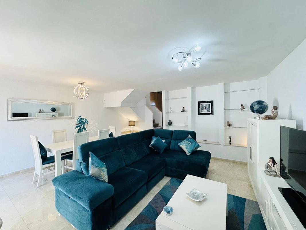 2-5bd7b9d04b45e33852eaf0ec6670150d