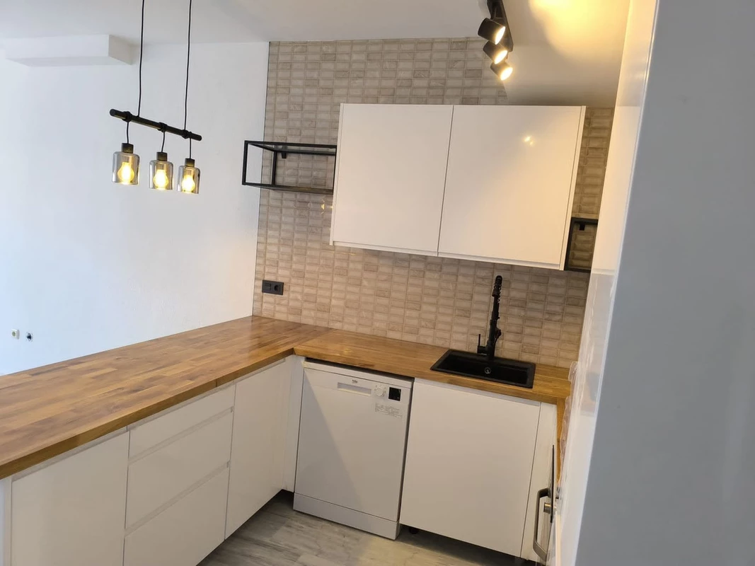 8-e64a9055bba3e77ac8aca3b893cdf826