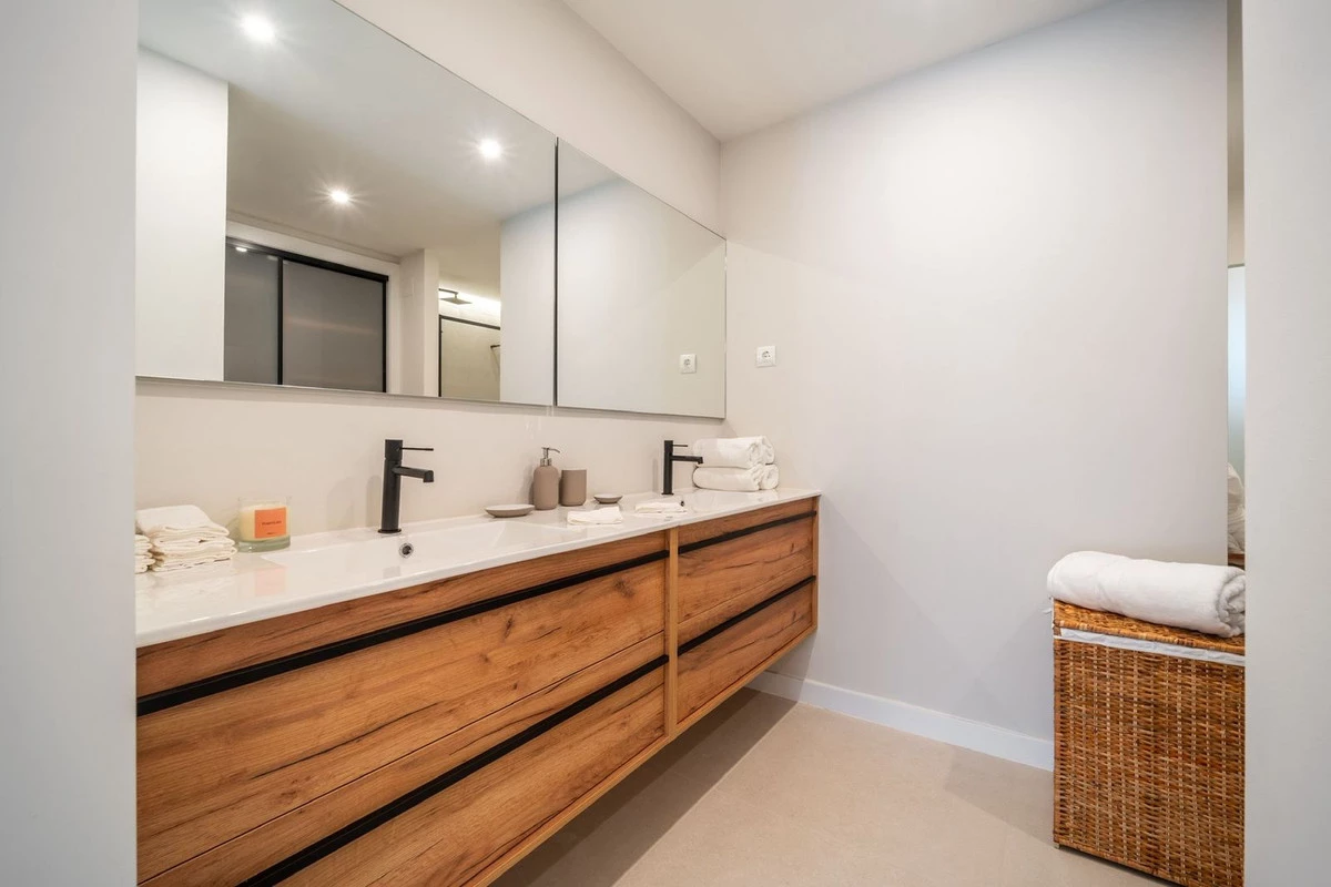 8-e64a9055bba3e77ac8aca3b893cdf826