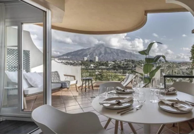 R5223568 | Middle Floor Apartment in Nueva Andalucía – € 475,000 – 2 beds, 2 baths