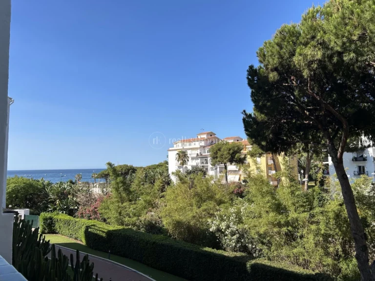 RV-3277 | Apartment in Marbella – Puerto Banus – € 585,000 – 2 beds, 1 baths