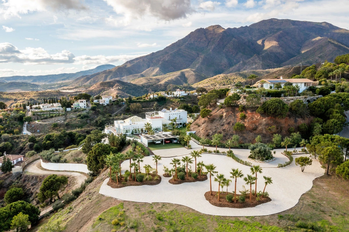 2-5bd7b9d04b45e33852eaf0ec6670150d