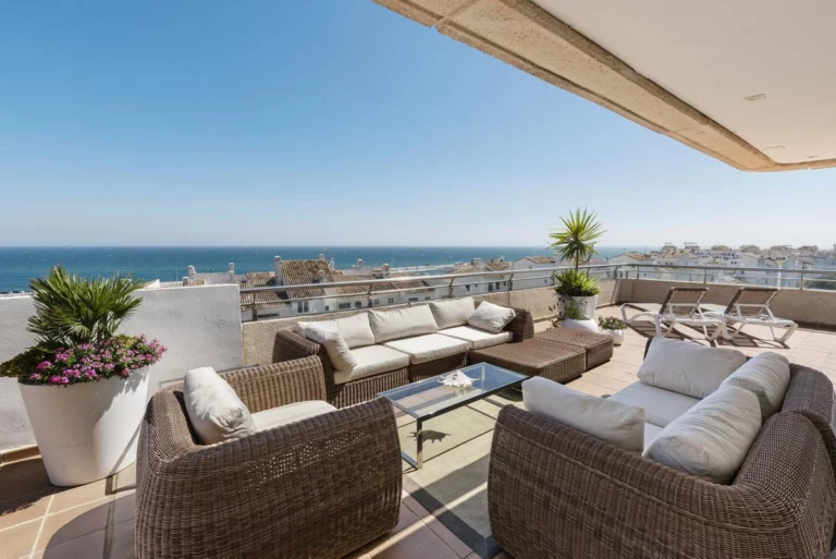 R5200258 | Penthouse in Puerto Banús – € 2,300,000 – 3 beds, 2 baths