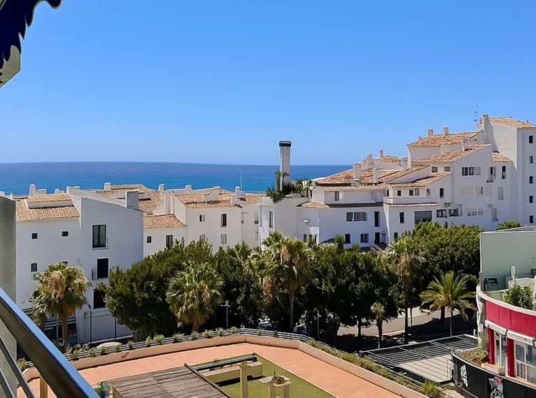 R5219494 | Middle Floor Apartment in Puerto Banús – € 649,900 – 2 beds, 2 baths