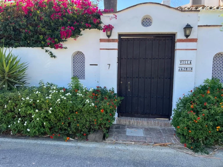 R5145994 | Detached Villa in Estepona – € 960,000 – 4 beds, 2 baths