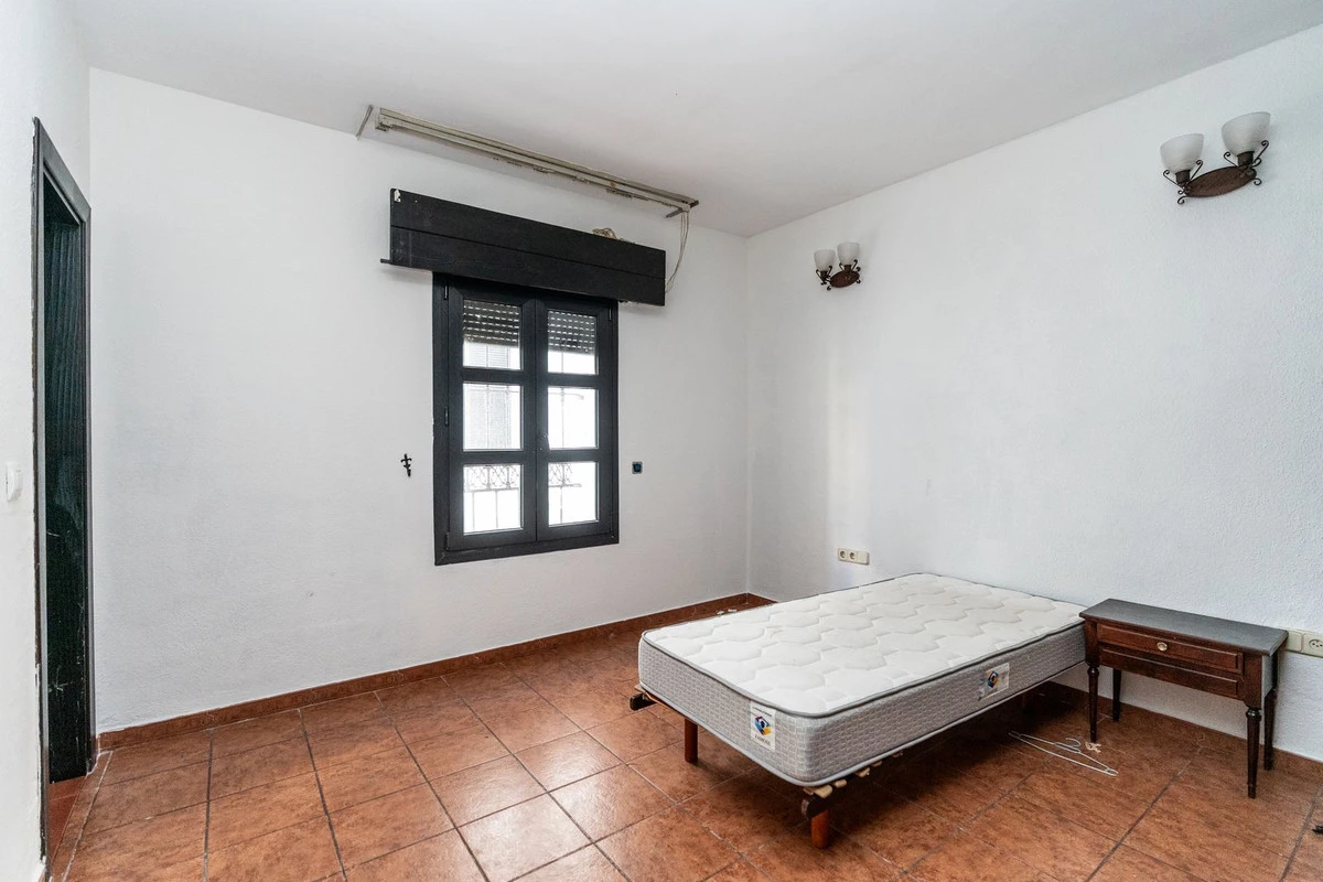 2-5bd7b9d04b45e33852eaf0ec6670150d