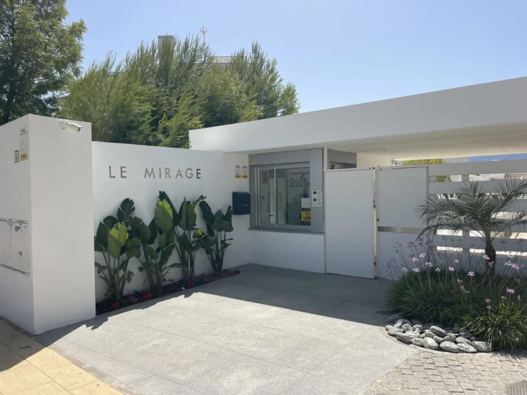 R5132107 | Penthouse in Estepona – € 395,000 – 2 beds, 2 baths