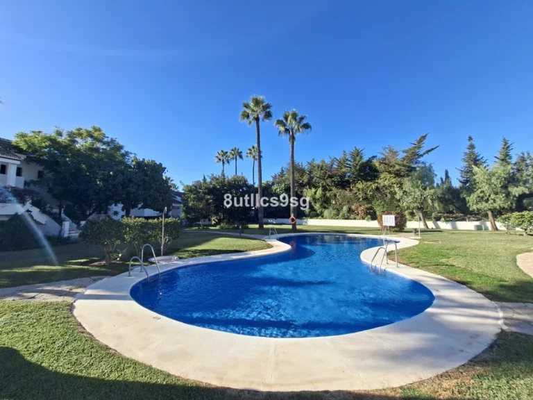 R5230504 | Ground Floor Apartment in Nueva Andalucía – € 580,000 – 3 beds, 2 baths