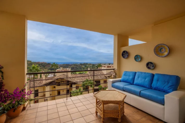 R5210503 | Middle Floor Apartment in Benahavís – € 520,000 – 3 beds, 2 baths