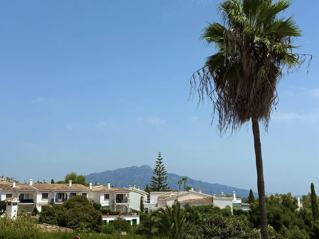 2-5bd7b9d04b45e33852eaf0ec6670150d