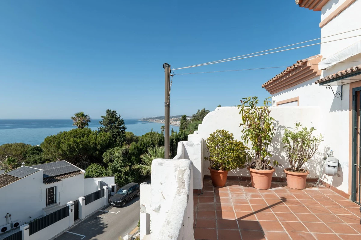 2-5bd7b9d04b45e33852eaf0ec6670150d