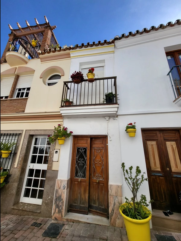 R5215828 | Detached Villa in Estepona – € 299,900 – 3 beds, 1 baths