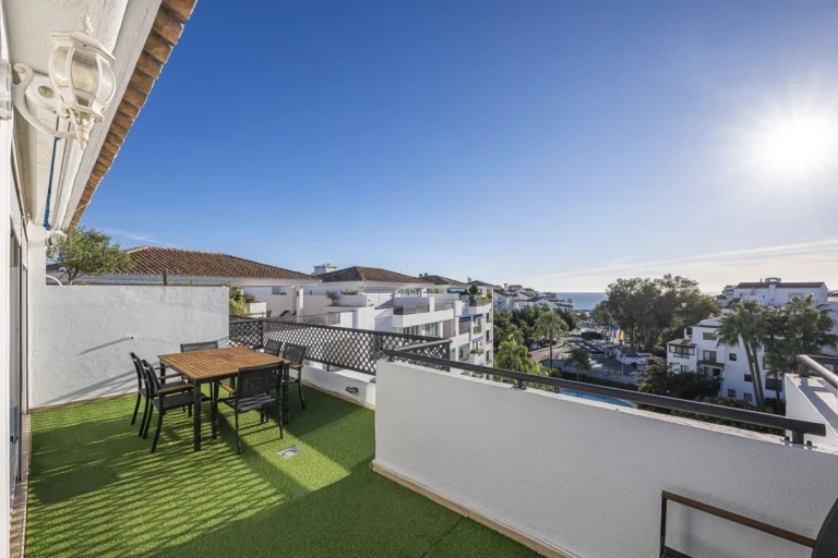 R5217751 | Penthouse Duplex in Puerto Banús – € 3,000,000 – 4 beds, 4 baths