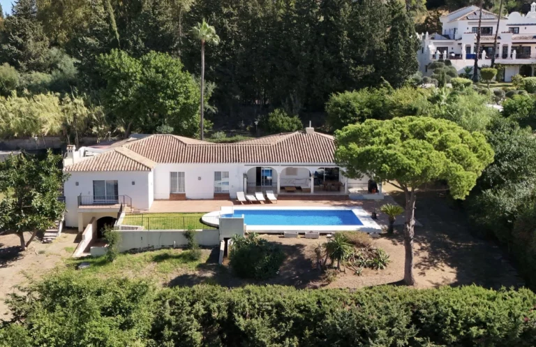 R5210131 | Detached Villa in El Paraiso – € 1,695,000 – 4 beds, 3.5 baths