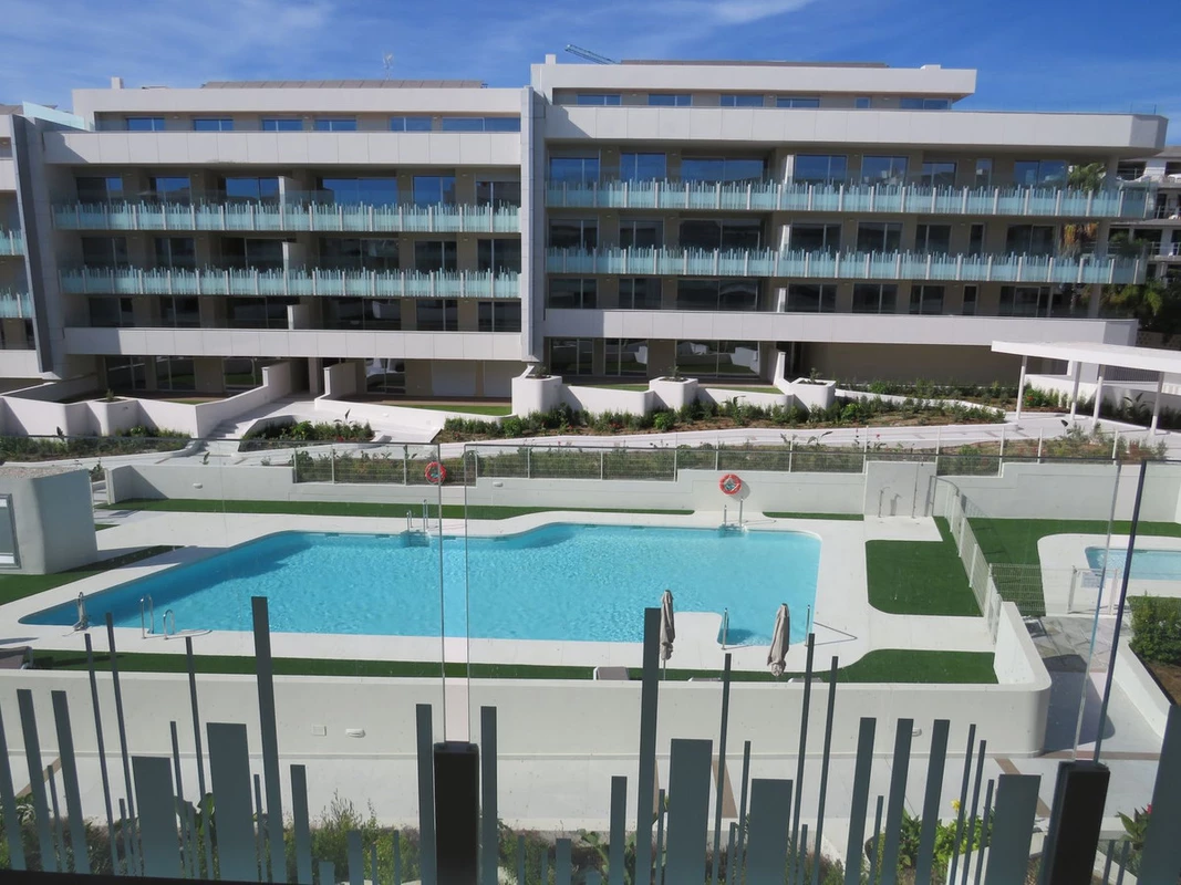 2-5bd7b9d04b45e33852eaf0ec6670150d