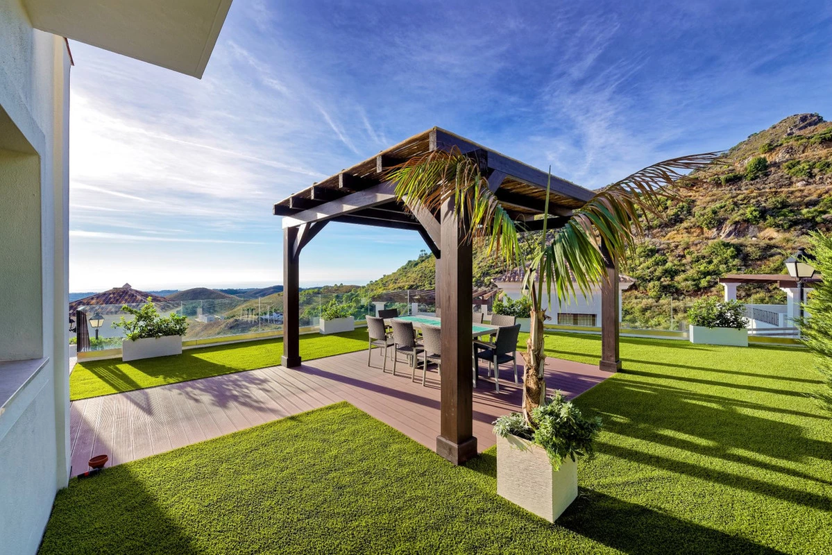 2-5bd7b9d04b45e33852eaf0ec6670150d