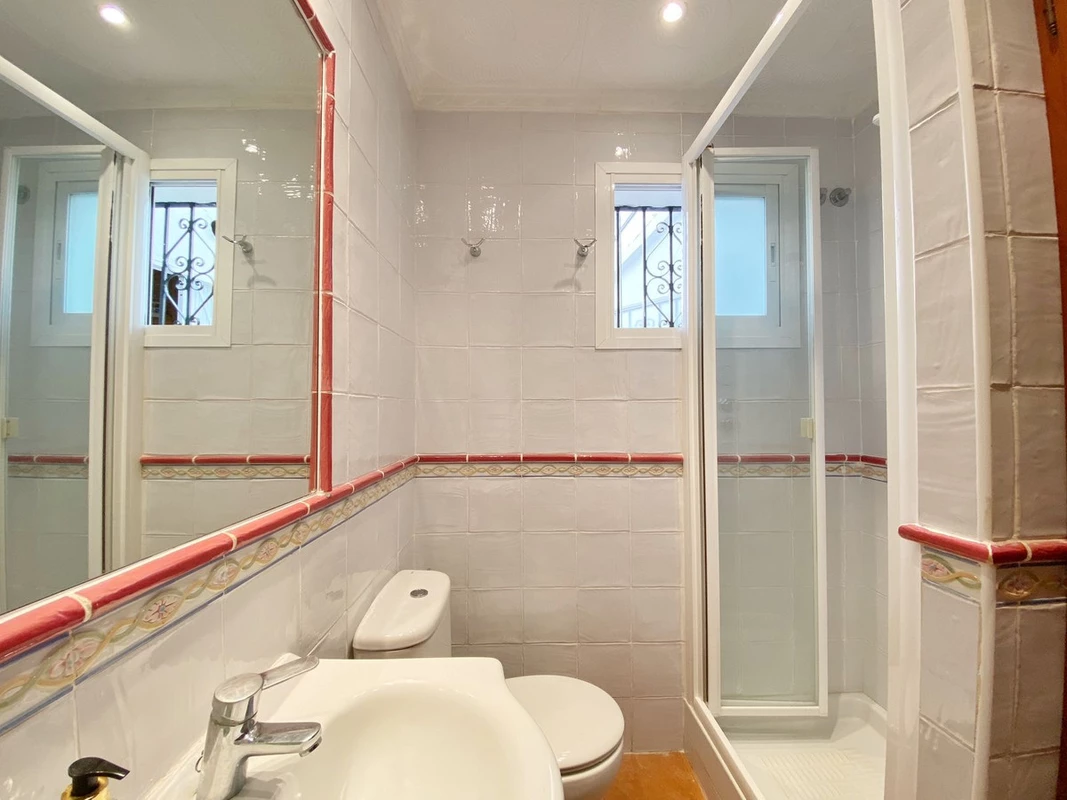 8-e64a9055bba3e77ac8aca3b893cdf826