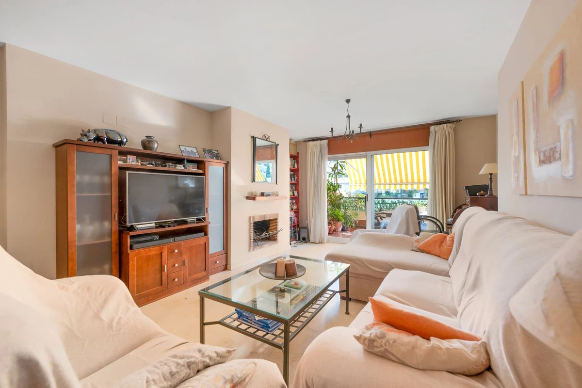 8-e64a9055bba3e77ac8aca3b893cdf826