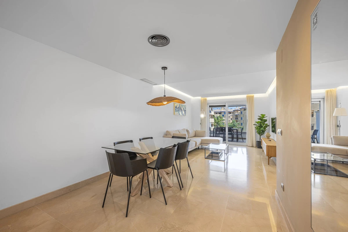 2-5bd7b9d04b45e33852eaf0ec6670150d