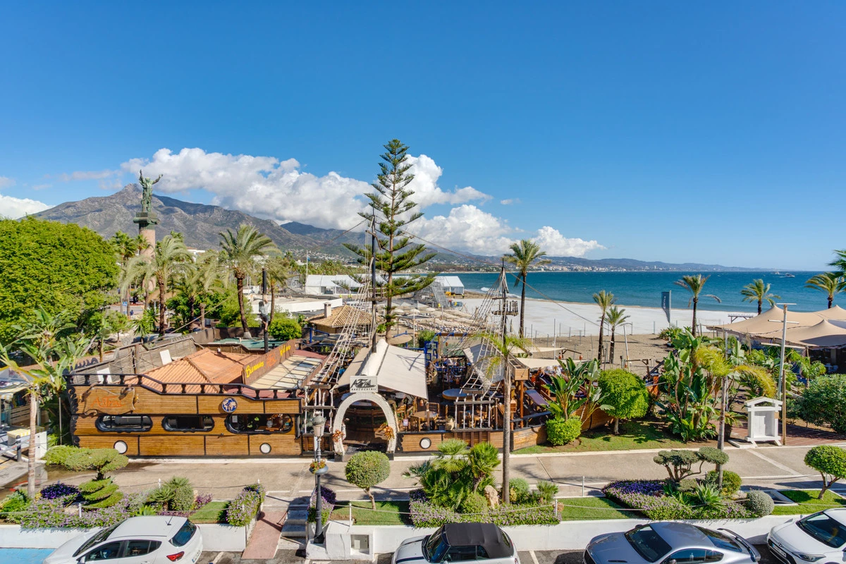 2-5bd7b9d04b45e33852eaf0ec6670150d