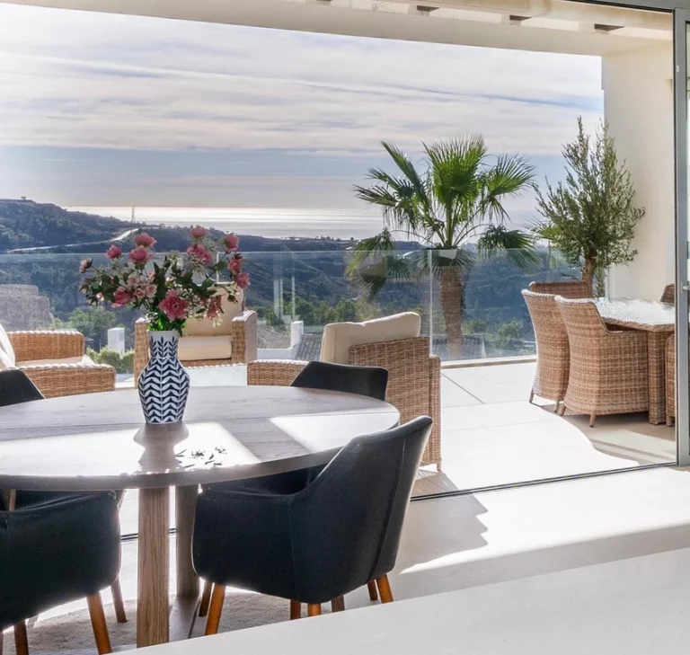 R5104204 | Middle Floor Apartment in Benahavís – € 965,000 – 3 beds, 4 baths