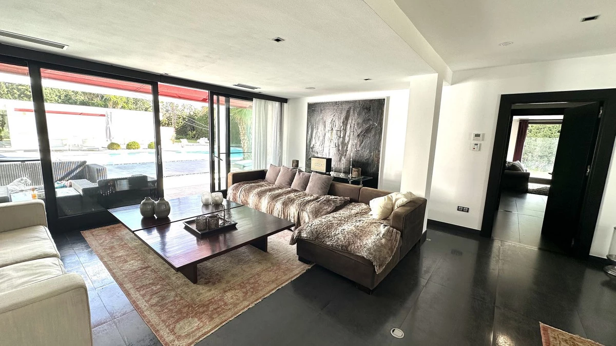 8-e64a9055bba3e77ac8aca3b893cdf826