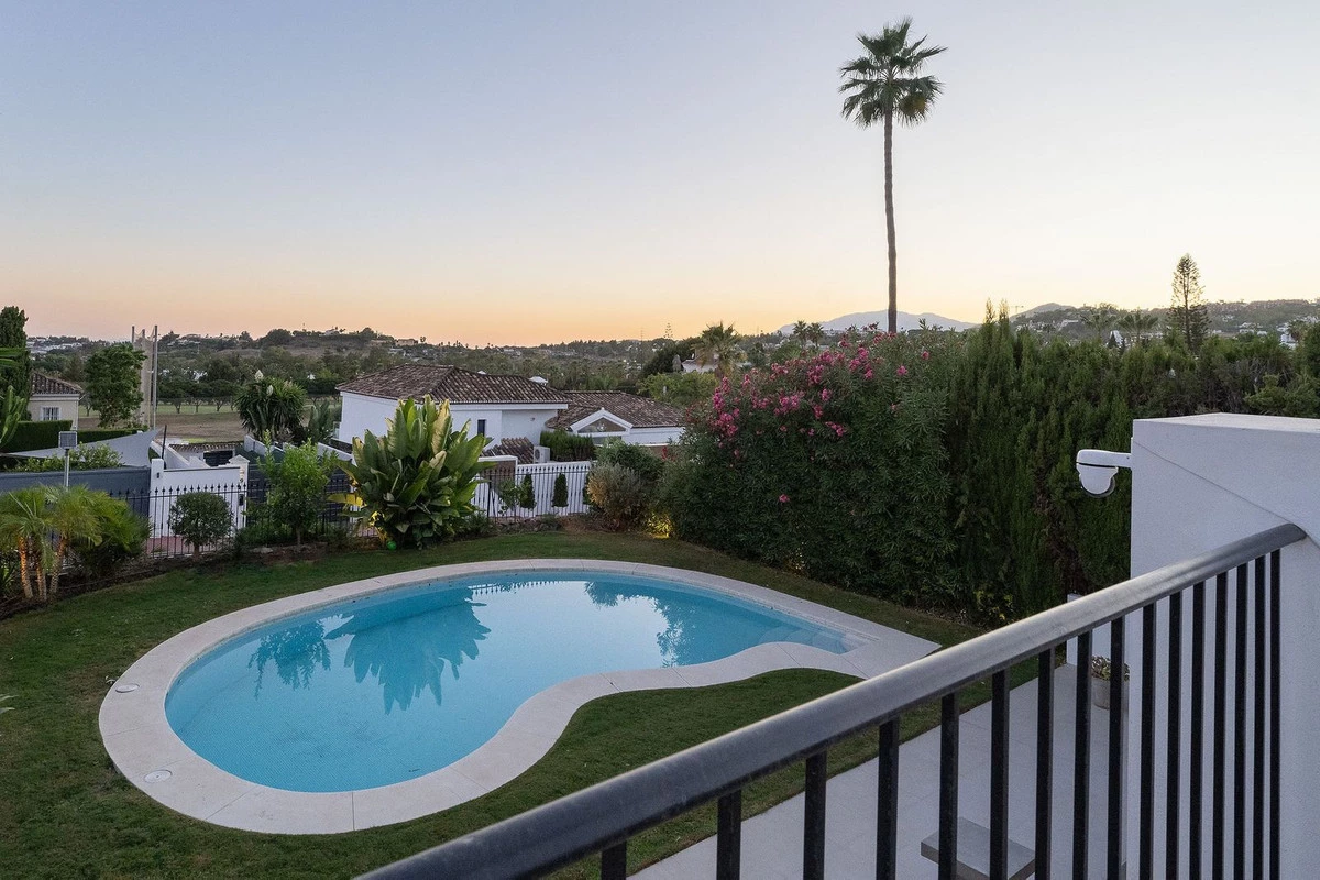 3-e898b2bb2a2fdfd06d2c39894dce8316