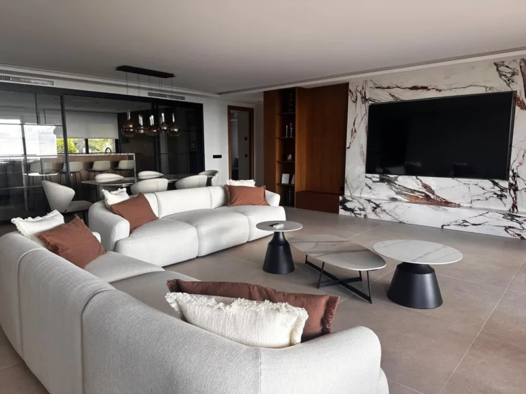 R5234458 | Middle Floor Apartment in Nueva Andalucía – € 1,650,000 – 3 beds, 3 baths