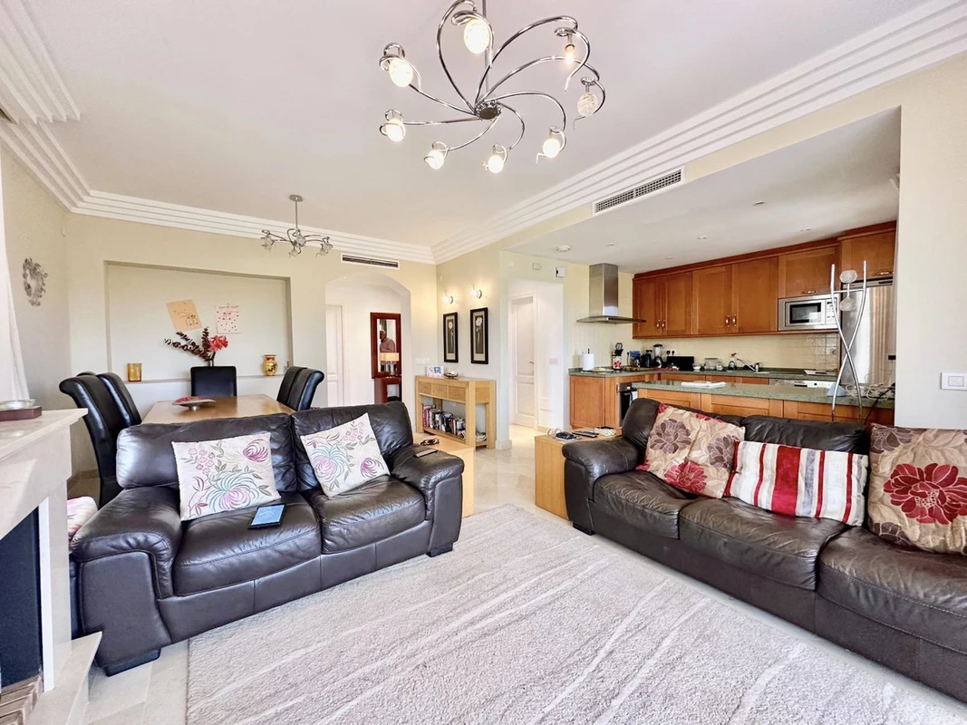 7-aa4cc561180b369757c0bb4af9886cd3