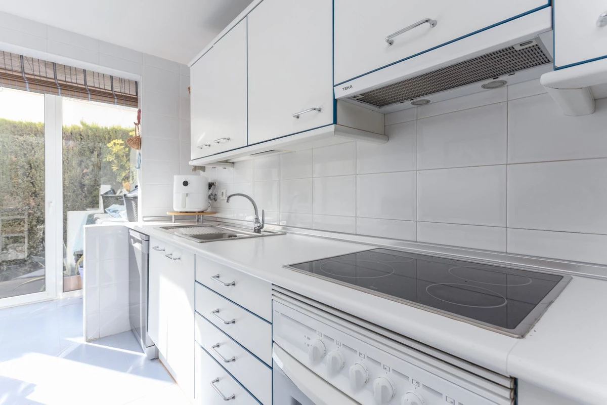 8-e64a9055bba3e77ac8aca3b893cdf826