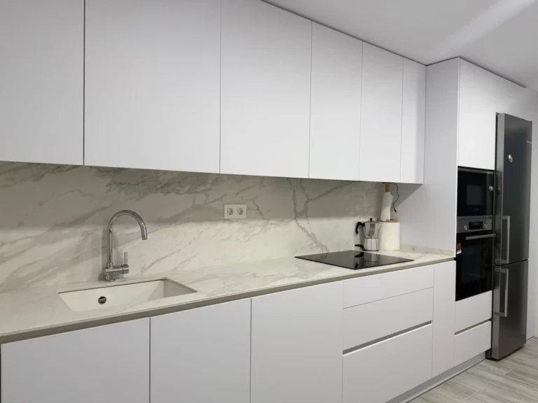 R5130745 | Middle Floor Apartment in Marbella – € 495,000 – 3 beds, 1 baths