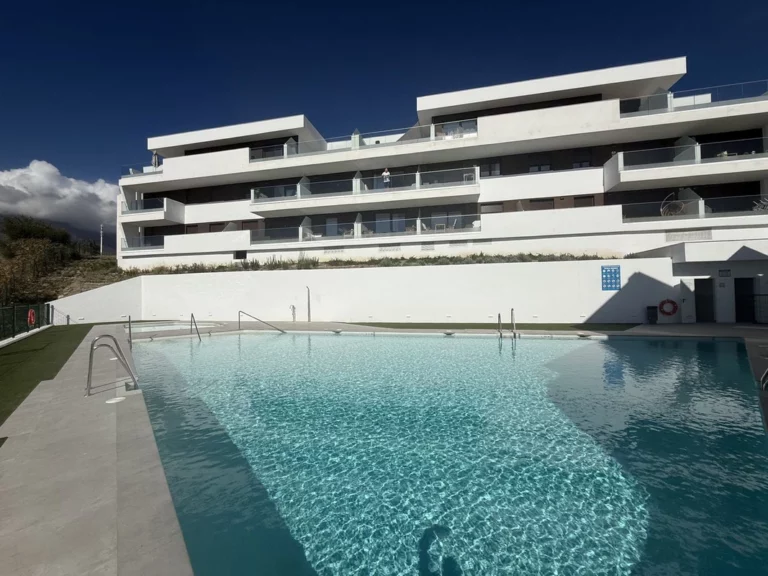 R5214358 | Ground Floor Apartment in Estepona – € 298,000 – 1 beds, 1 baths