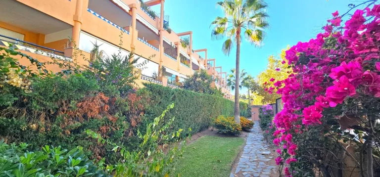 R5216515 | Ground Floor Apartment in Elviria – € 338,000 – 2 beds, 2 baths